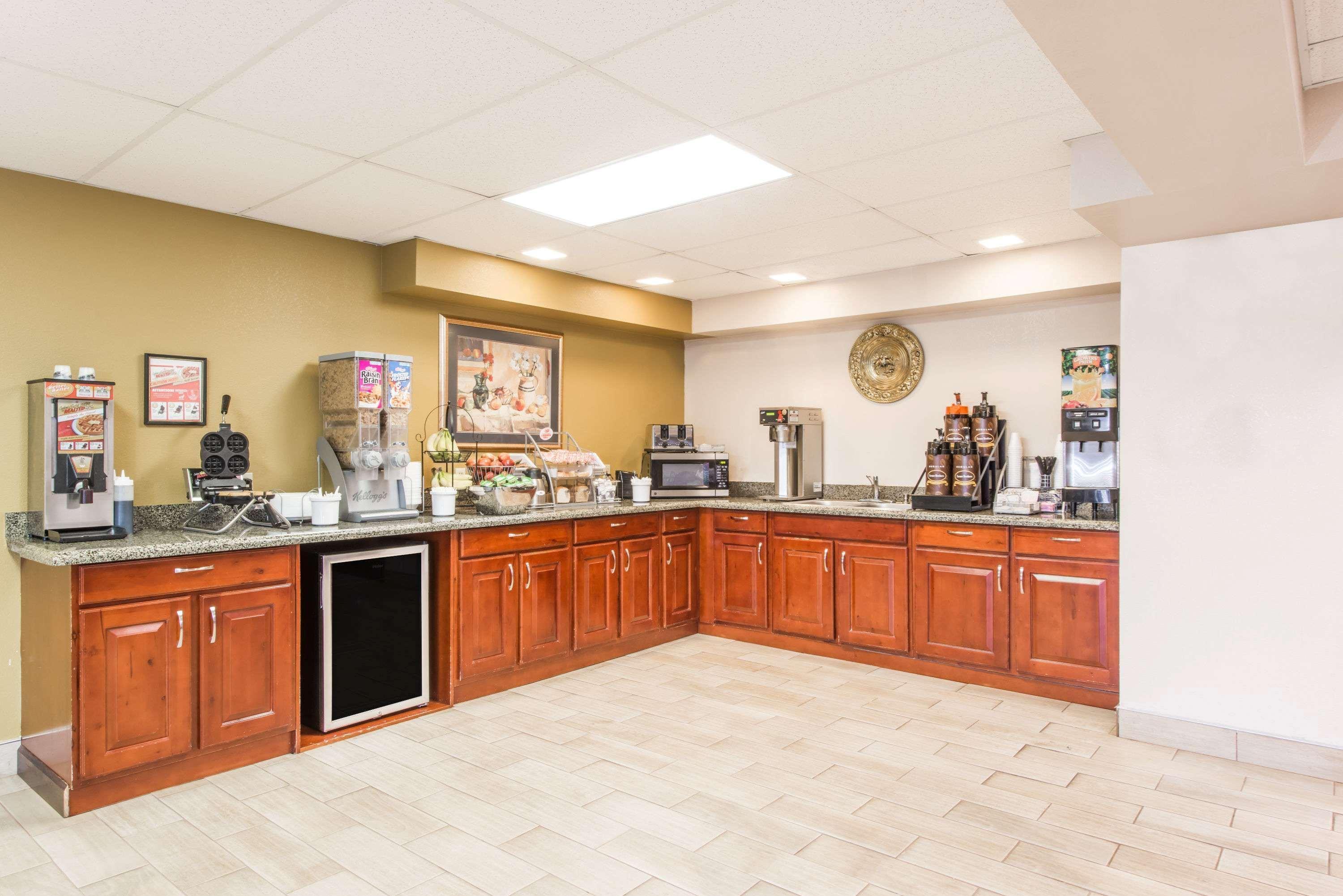 Super 8 By Wyndham Shepherdsville - Louisville South I65 Exterior photo